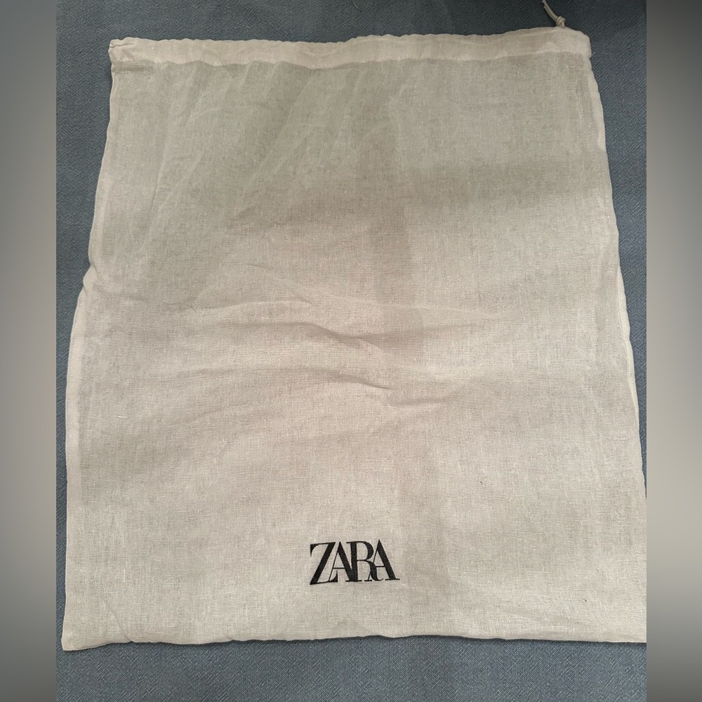 Zara Dust Bag - EUC